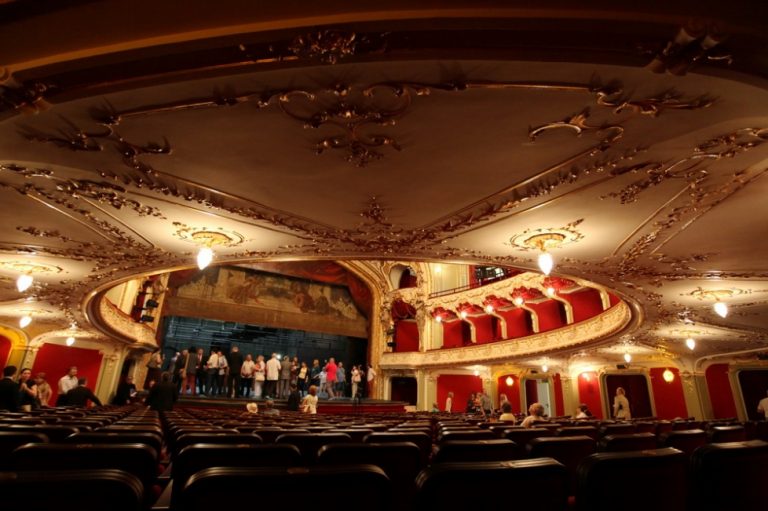 Sacrificiul unui primar al Iaşiului de altădată: şi-a pus bunurile gaj pentru teatru