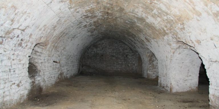 Cetatea de sub asfalt. Harta Iaşiului subteran, între mit şi realitate