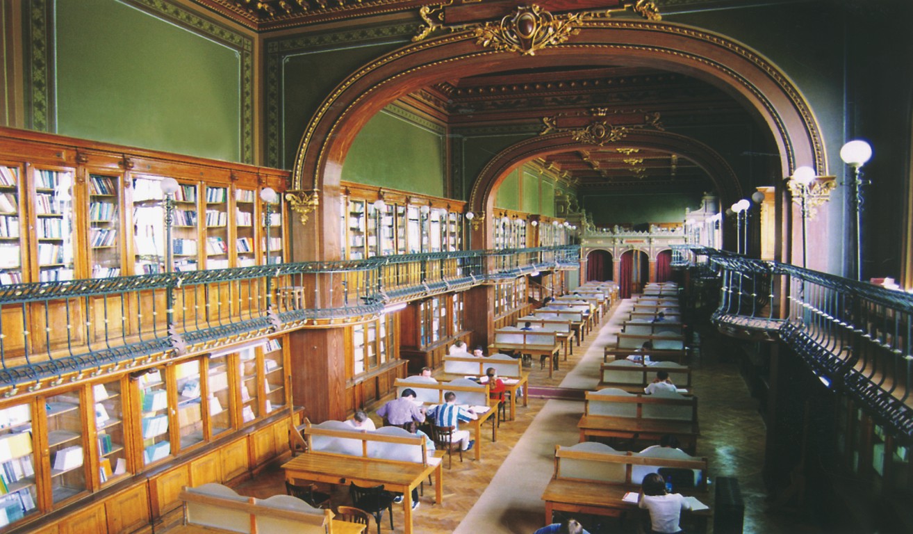 Algebraic Ringback suit Bibliotecă din Iași catalogată ca fiind cea mai frumoasă din lume