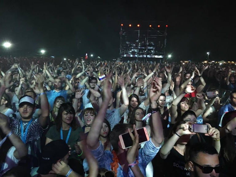 Prezență copleșitoare aseară la Afterhills! Explozie de energie la apariția artistului ATB!