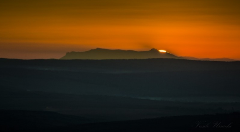 IMAGINE RARĂ din IAȘI: Masivul Ceahlău, vizibil la orizont din Copou