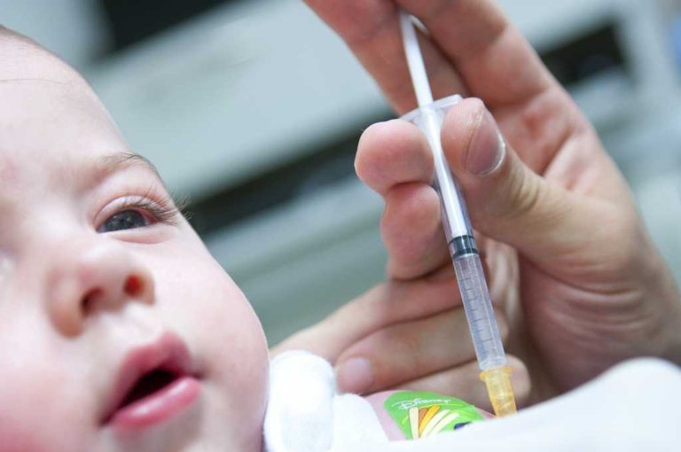 Rata vaccinării copiilor la Iaşi a scăzut dramatic. Oficialii se aşteaptă la decese