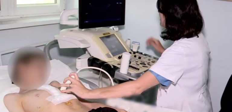 copil bolnav mama refuz operatie