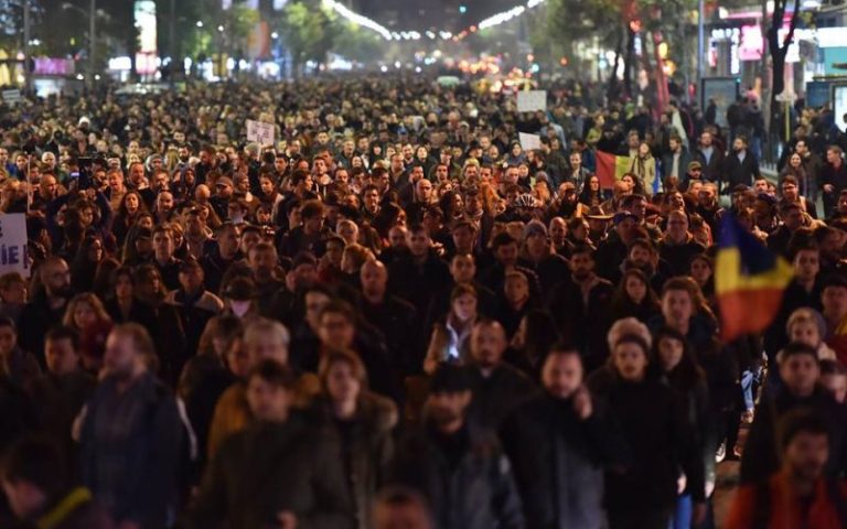 Protest duminica, in Bucuresti si in tara, sub un slogan inspirat de la Regele Mihai: „Se cuvine sa rezistam prezentului si sa ne pregatim viitorul”